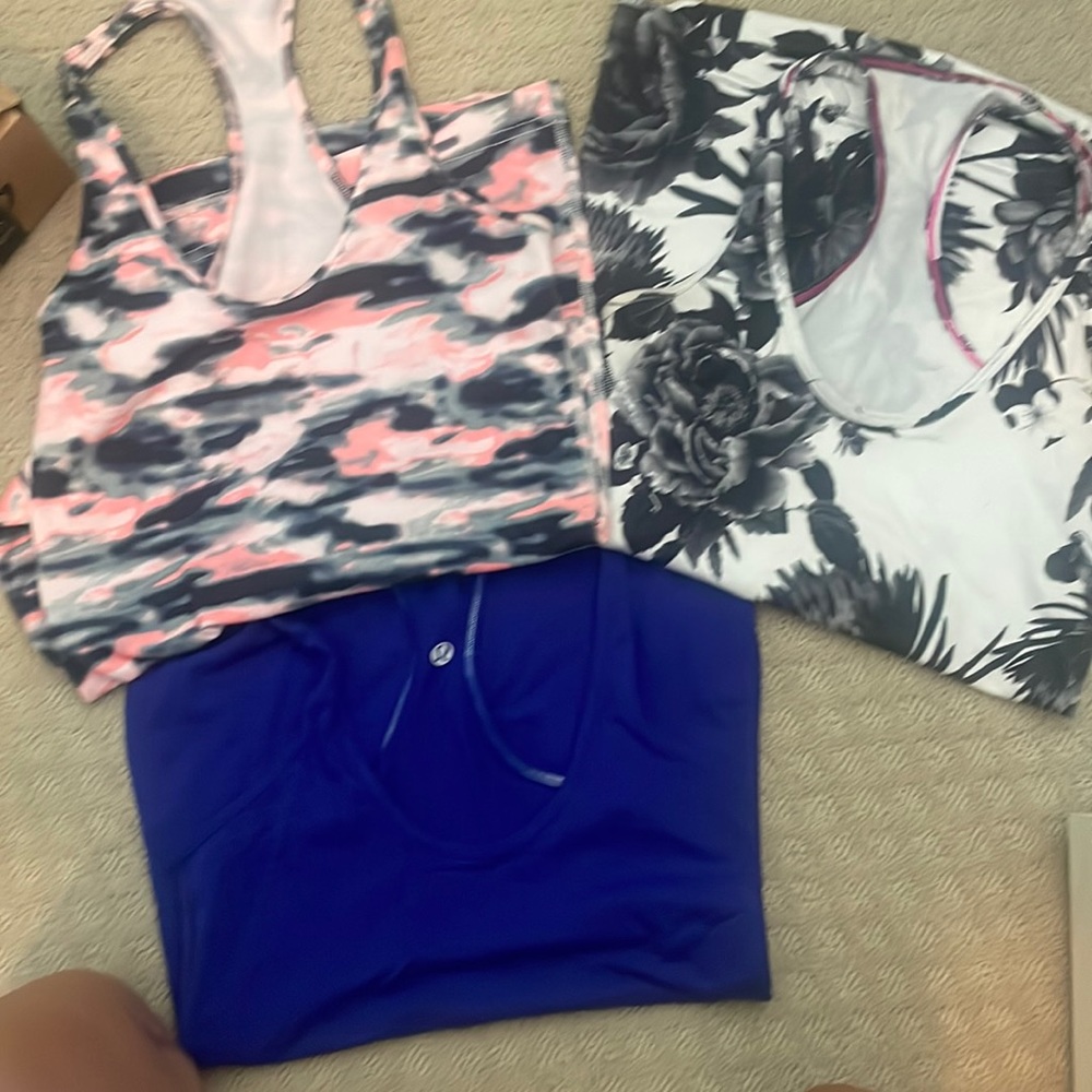 Lululemon razor back tanks